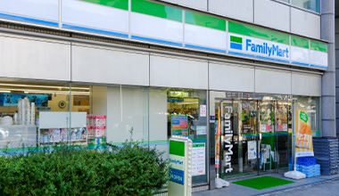 ファミリーマート 千住警察署前店