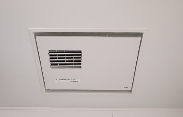 浴室換気暖房乾燥機（電気式）