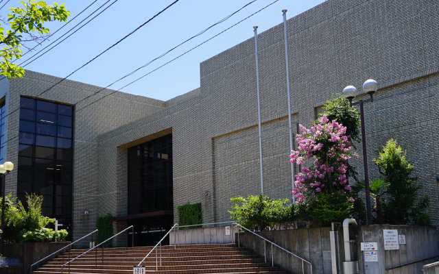 保土ケ谷公会堂・保土ケ谷図書館